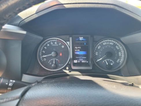 Used 2021 Toyota Tacoma TRD Off-Road AWD/4WD image 29