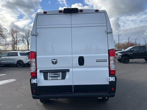 Used 2025 RAM ProMaster 2500 w/ Storage Group image 4