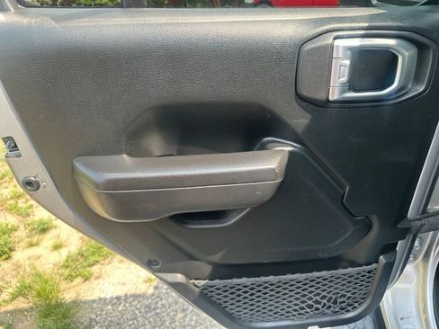 Used 2019 Jeep Wrangler Unlimited Sport S AWD/4WD image 19