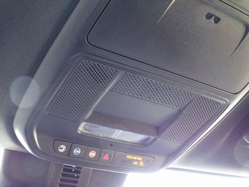 Used 2025 Buick Enclave Preferred image 38