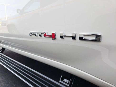 New 2026 GMC Sierra 2500 AT4 w/ AT4 Premium Plus Package image 23