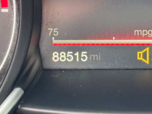 Used 2017 Alfa Romeo Giulia Sprint w/ Cold Weather Package image 13