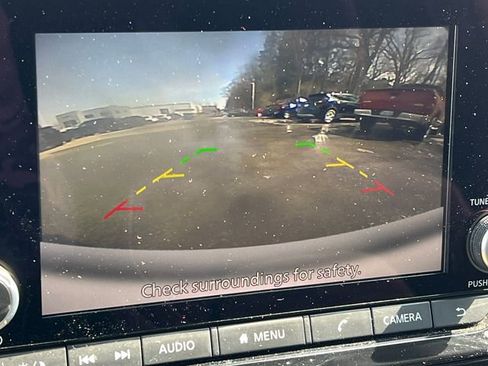 Used 2024 Nissan Pathfinder SV image 8