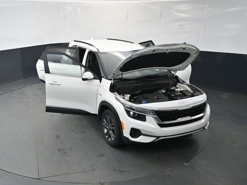 Used 2022 Kia Seltos S AWD/4WD image 17