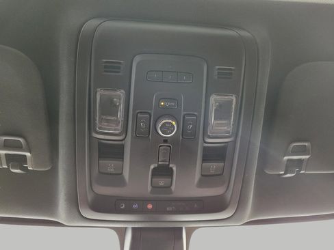 Used 2022 Chevrolet Suburban High Country AWD/4WD image 19