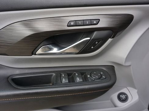 Used 2018 GMC Terrain SLT w/ Preferred Package image 3