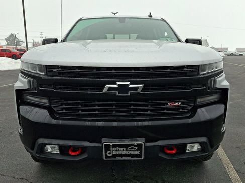 Used 2022 Chevrolet Silverado 1500 LT Trail Boss w/ Convenience Package II image 2