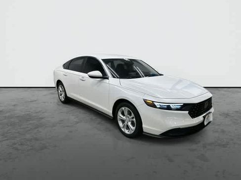 Used 2025 Honda Accord LX image 5