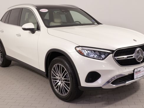 Used 2023 Mercedes-Benz GLC 300 4MATIC image 5