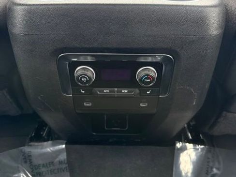 Used 2024 Chevrolet Suburban Premier AWD/4WD image 13