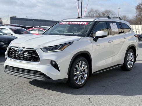 Used 2021 Toyota Highlander Limited image 3
