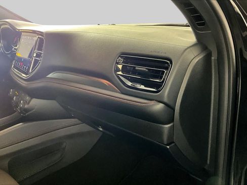 Used 2023 Dodge Durango GT RWD image 18