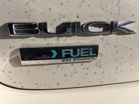 Used 2011 Buick Lucerne CXL image 20