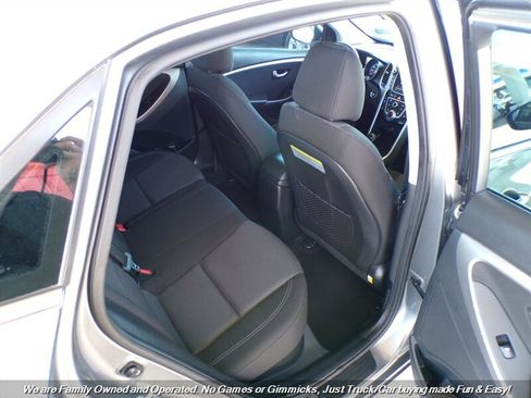 Used 2016 Hyundai Elantra GT w/ Option Group 02 image 23