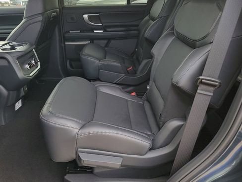 New 2026 Ford Expedition Platinum w/ Stealth Performance Package image 7