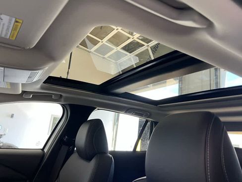 Used 2025 MAZDA CX-50 AWD 2.5 S w/ Premium Package image 16