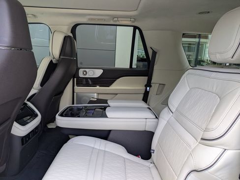 Used 2024 Lincoln Navigator L Black Label AWD/4WD image 14