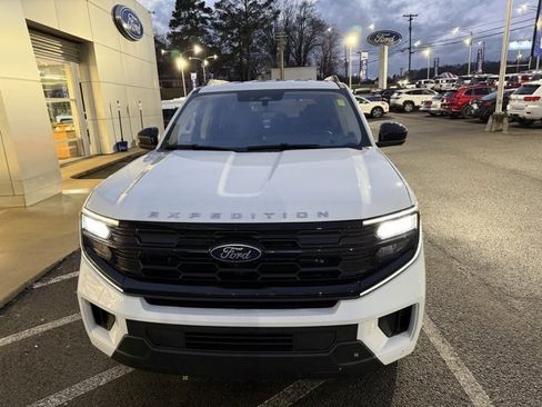 Used 2025 Ford Expedition Active image 1