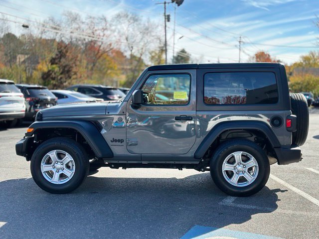 Used 2022 Jeep Wrangler Sport AWD/4WD image 3