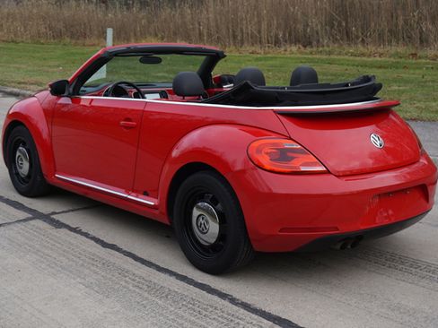 Used 2014 Volkswagen Beetle 2.5 image 3