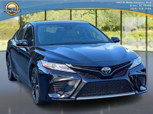 Used 2020 Toyota Camry XSE image 3