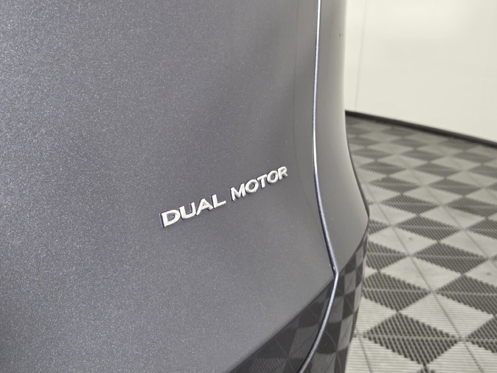 Used 2023 Tesla Model Y AWD image 22