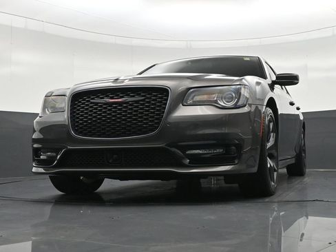 Used 2023 Chrysler 300 S w/ Comfort Group RWD image 32