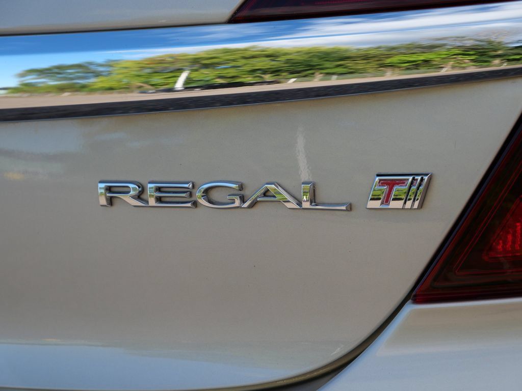 Used 2016 Buick Regal Premium w/ Driver Confidence Package #1 FWD image 8