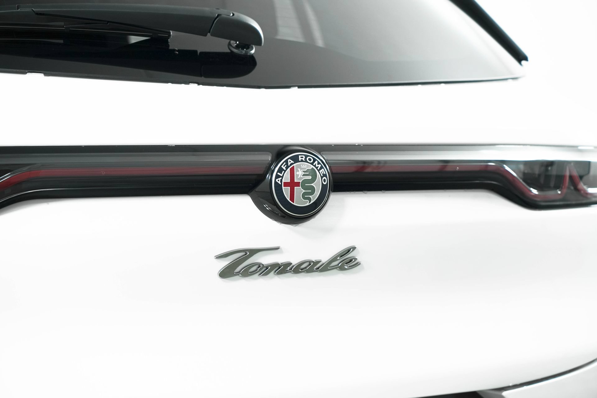 Used 2025 Alfa Romeo Tonale AWD/4WD image 14