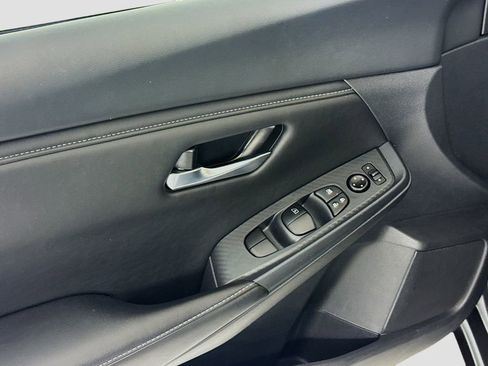 Used 2025 Nissan Sentra SV FWD image 19