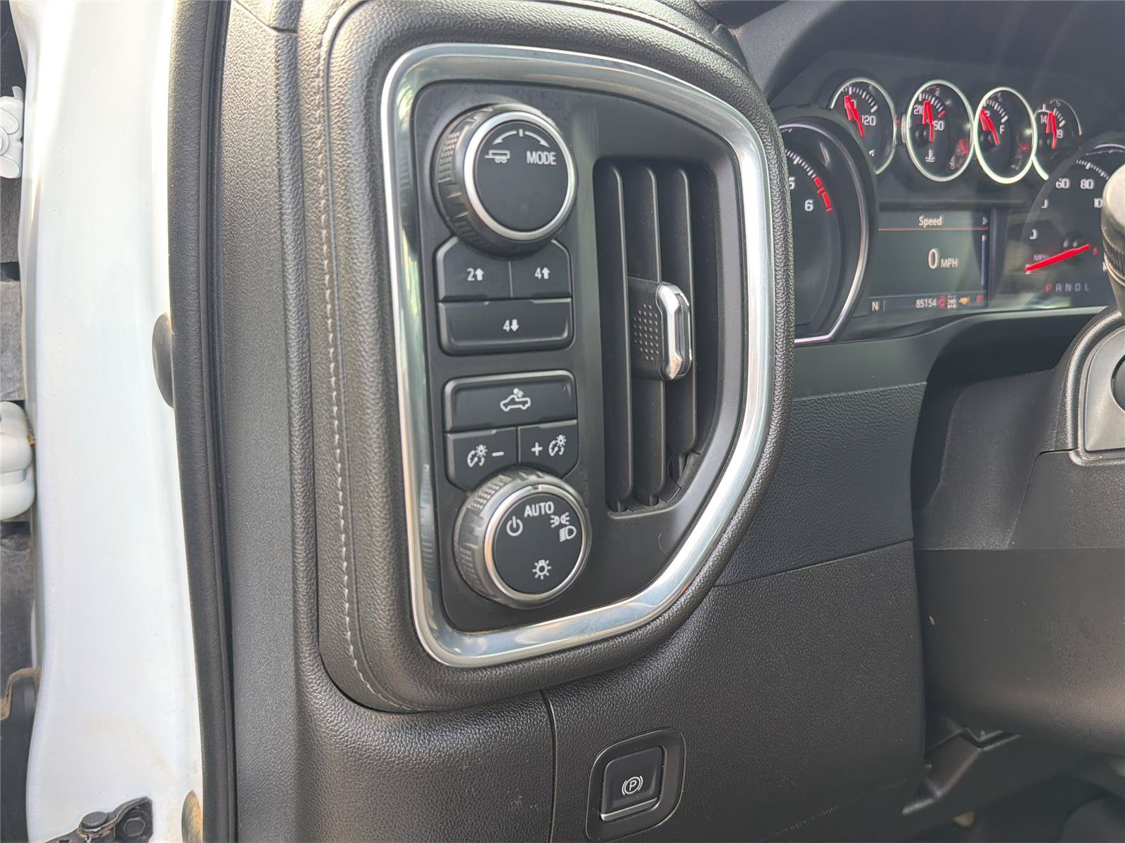 Used 2022 Chevrolet Silverado 2500 LT AWD/4WD image 23