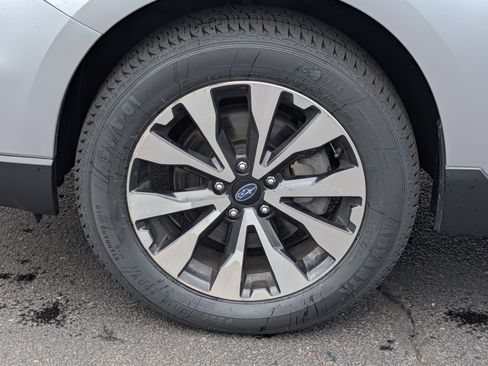 Used 2017 Subaru Outback 2.5i Limited AWD/4WD image 15