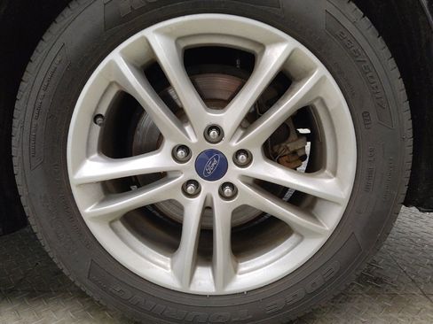 Used 2018 Ford Fusion SE w/ Fusion SE Technology Package FWD image 31