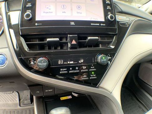 Used 2022 Toyota Camry XLE w/ Navigation Upgrade Package image 19