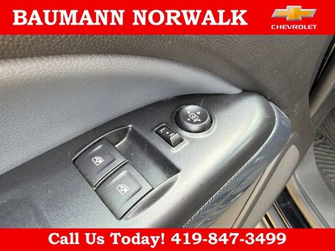 Used 2017 Chevrolet Colorado Z71 AWD/4WD image 35