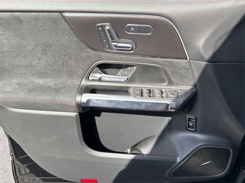New 2025 Mercedes-Benz GLB 250 4MATIC image 22
