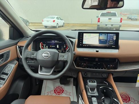 New 2026 Nissan Rogue Platinum image 14