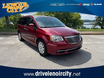 Used 2016 Chrysler Town & Country Touring w/ Driver Convenience Group