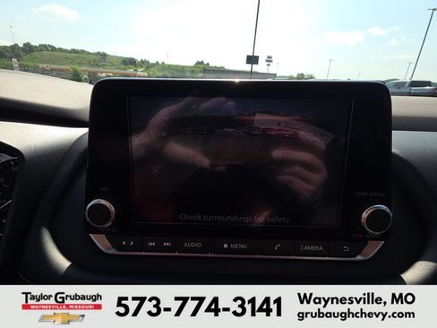 Used 2023 Nissan Rogue SV AWD/4WD image 22