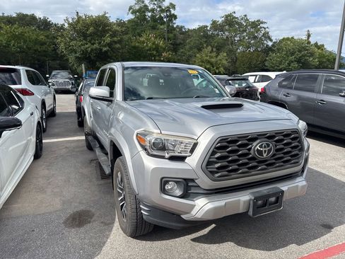 Used 2020 Toyota Tacoma TRD Sport RWD image 3