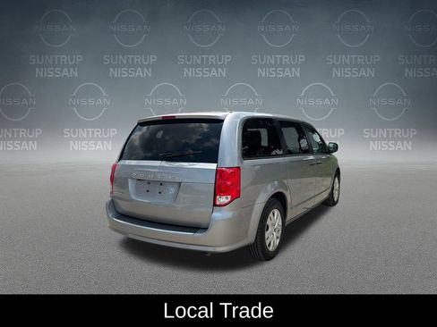 Used 2020 Dodge Grand Caravan SE FWD image 6