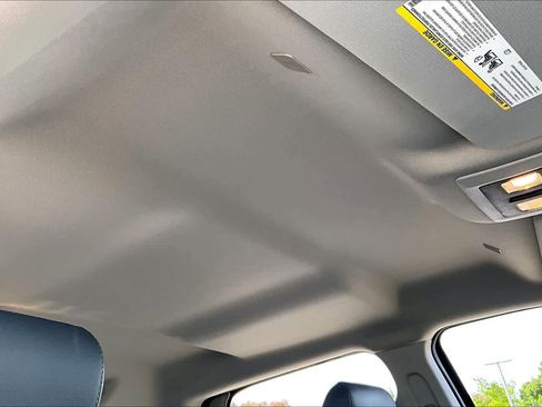 Used 2019 RAM 1500 Tradesman w/ Chrome Appearance Group RWD image 13