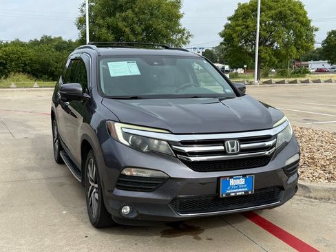 Used 2018 Honda Pilot Touring image 8
