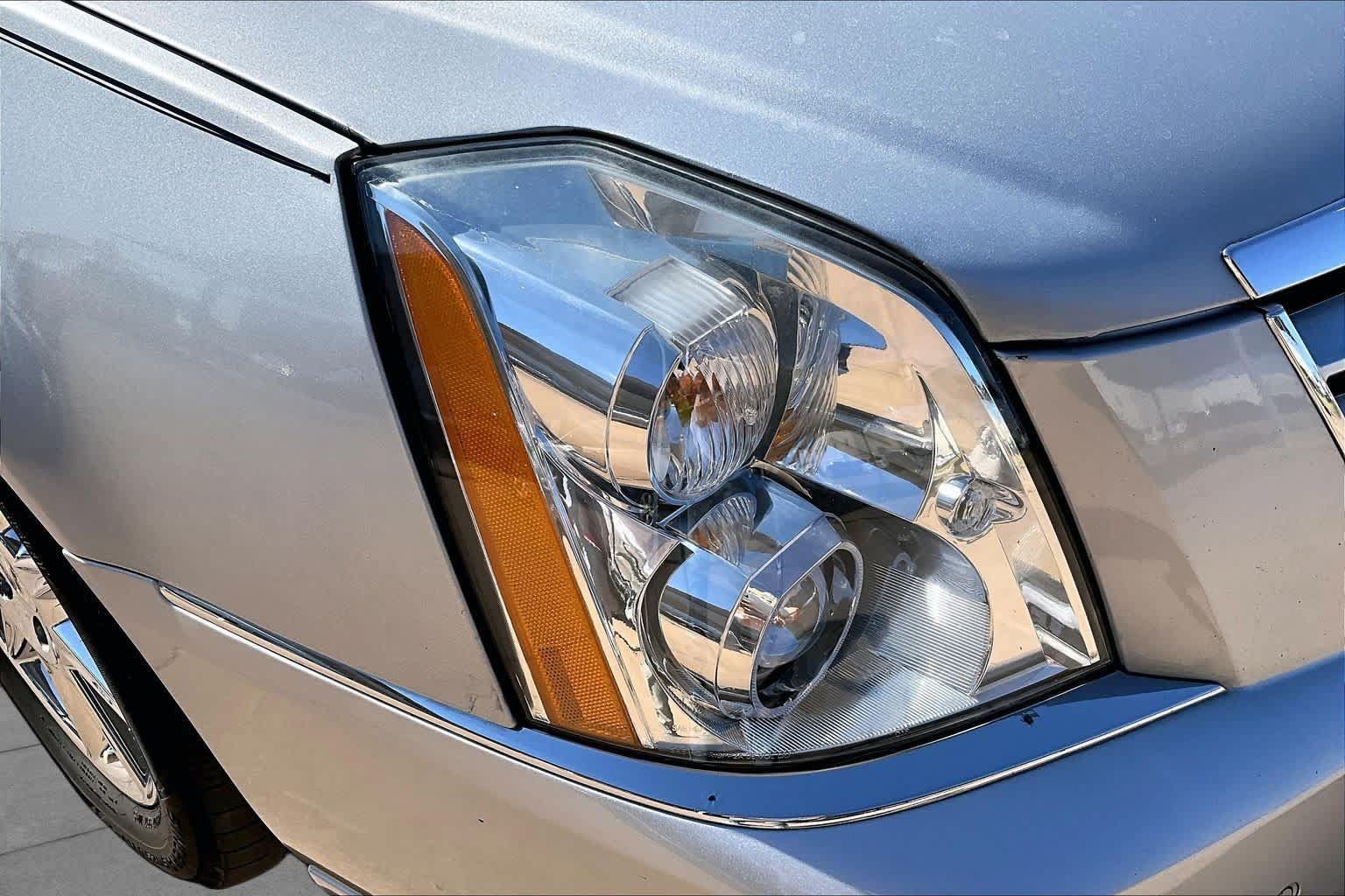 Used 2011 Cadillac DTS Luxury FWD image 25