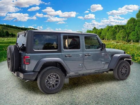 Used 2024 Jeep Wrangler Unlimited Sport AWD/4WD image 6