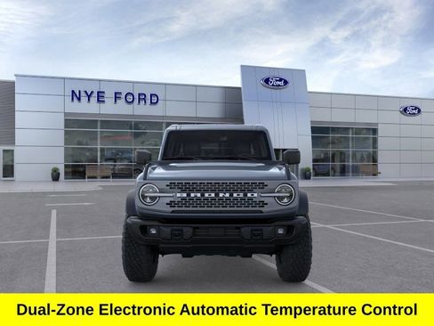 New 2025 Ford Bronco Badlands w/ Sasquatch Package AWD/4WD image 8