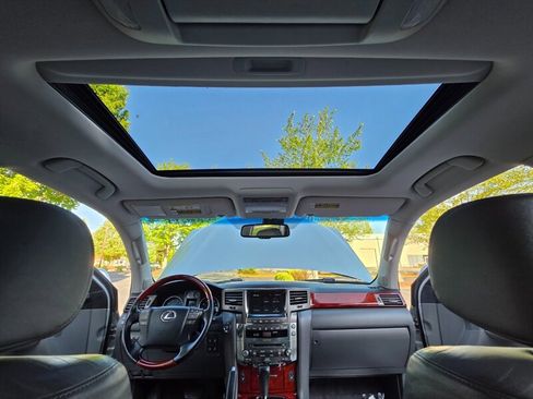 Used 2009 Lexus LX 570 4WD image 17