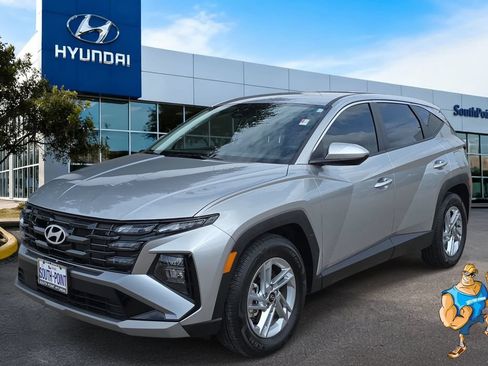 Certified 2026 Hyundai Tucson SE FWD image 1