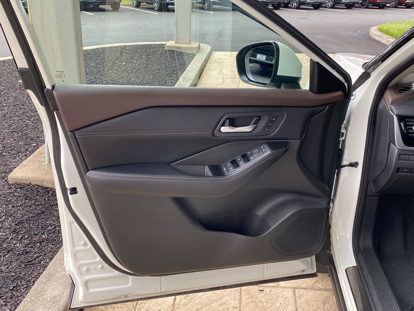 Certified 2023 Nissan Rogue SL w/ SL Premium Package AWD/4WD image 24