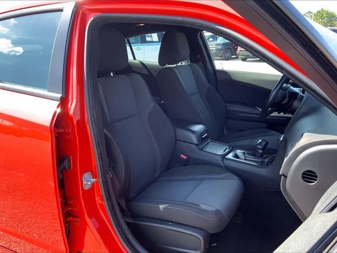 Used 2021 Dodge Charger SXT w/ Blacktop Package image 9